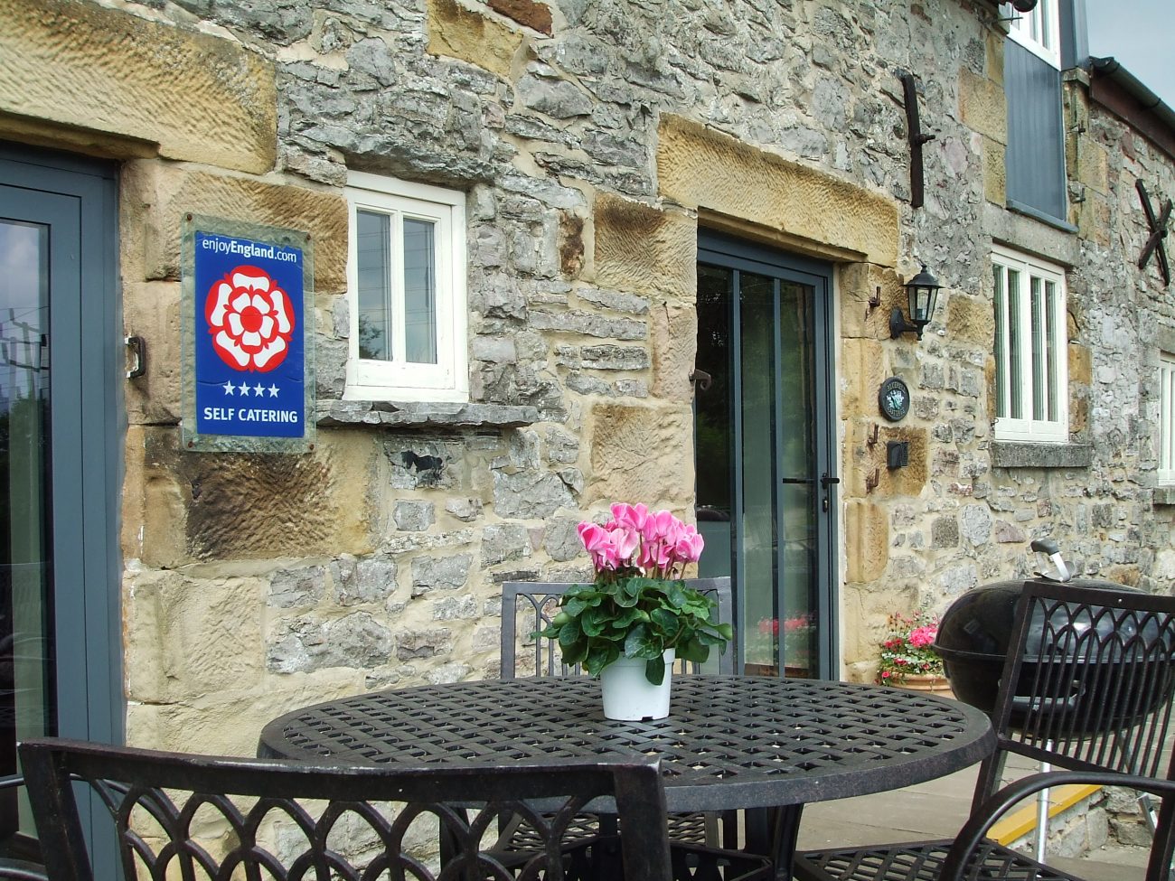 Bluebell Cottage Sleeps 4 6 Ashbourne Self Catering